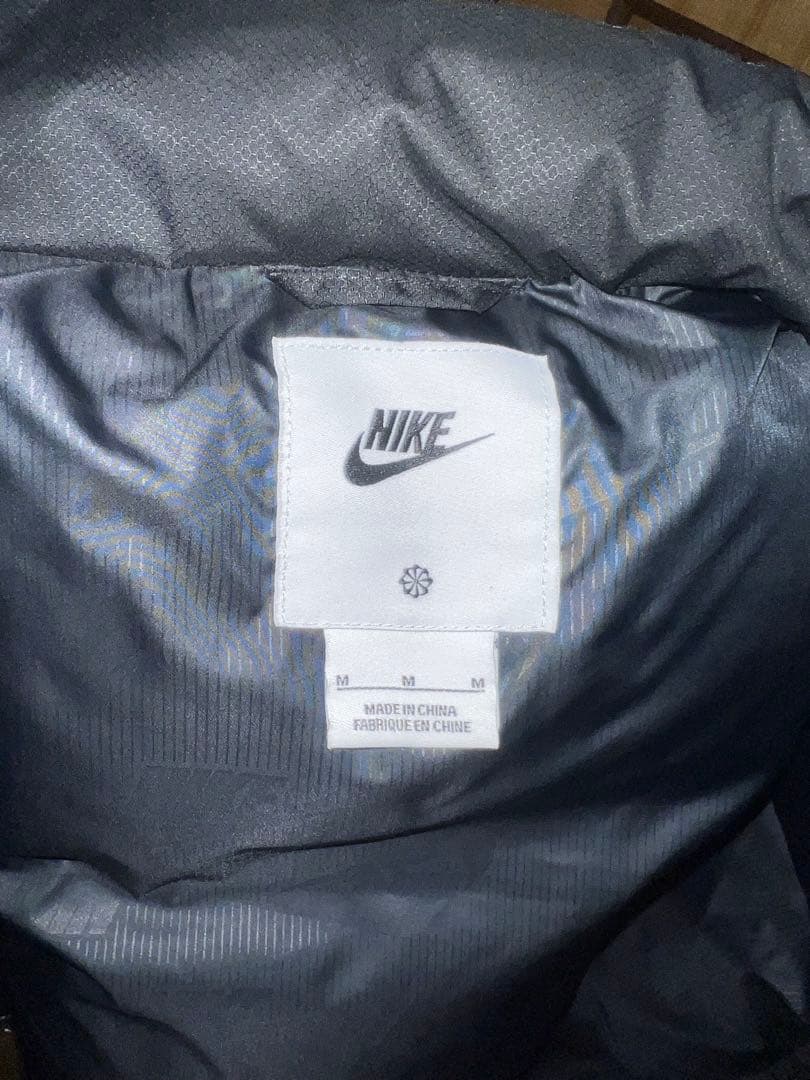 Nike 黒 ダウンベスト Mサイズ