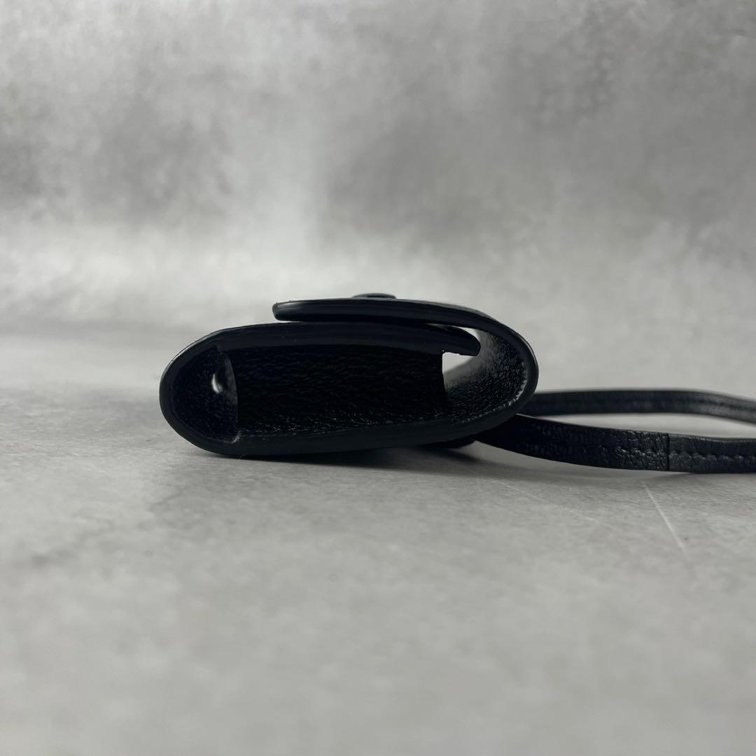 未使用に近い◎メゾンマルジェラ AirPodsケース ストラップ付 レザー 黒