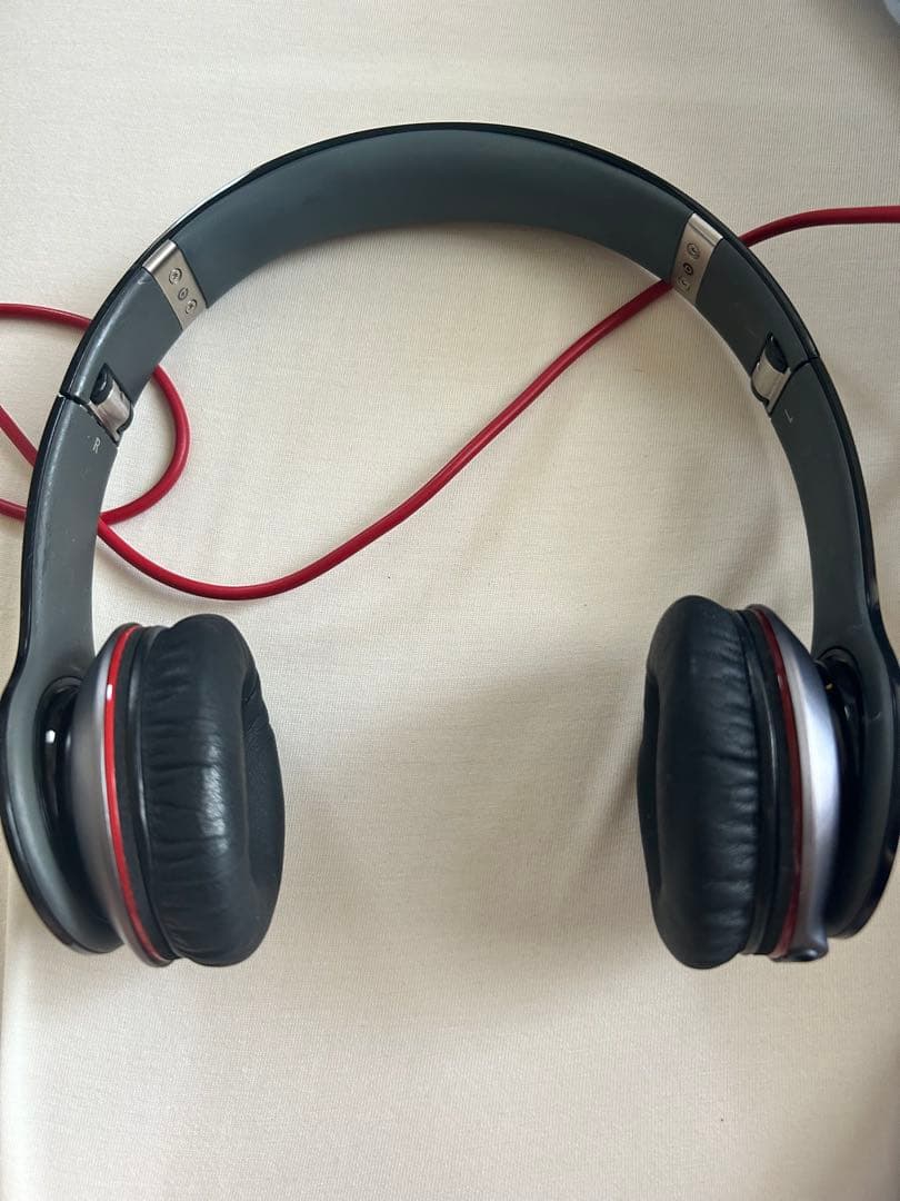 Beats Solo HD ヘッドフォン ブラック/レッド