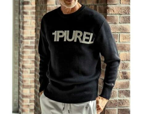 新品Mサイズ ロゴニット セーター ウノピゥウノウグァーレトレ リラックス