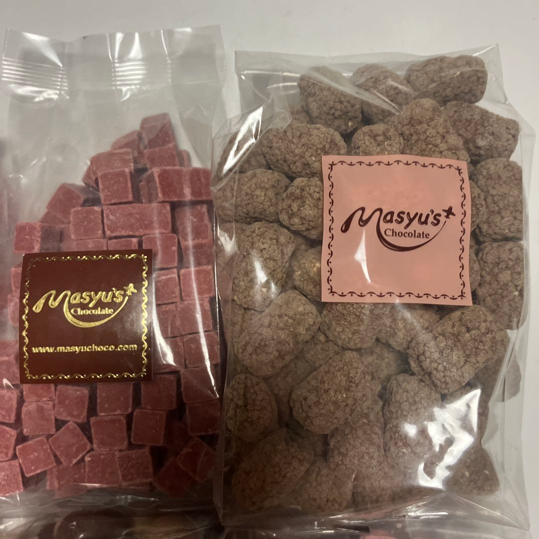 限定マシューのチョコレート8個詰め合わせバレンタイン 苺のフリーズドライ苺チョコ