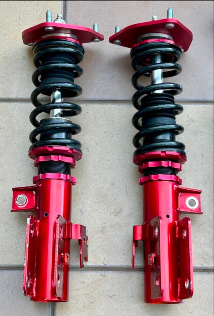 プリウス30　ＺＶＷ30　車高調。