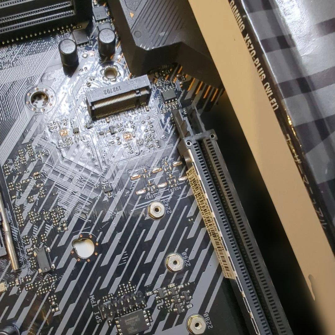 ASUS TUF GAMING X570-PLUS 本体 マザーボード