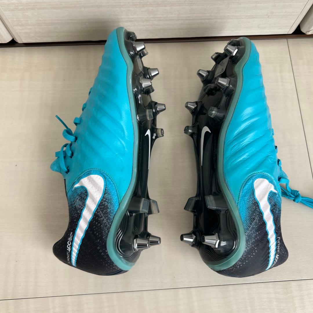 ナイキ ティエンポ レジェンド 7 エリート26.5cm SG 1月末まで出品