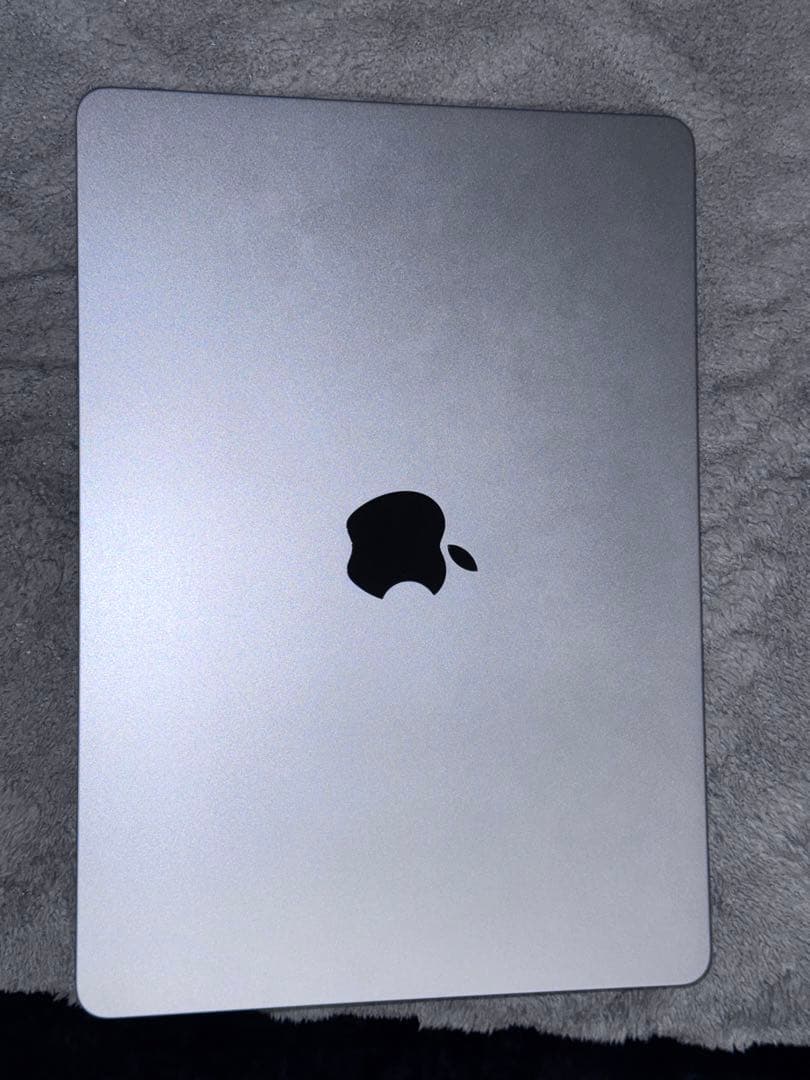 Apple MacBook Air 13.6インチ スペースグレー (M2)