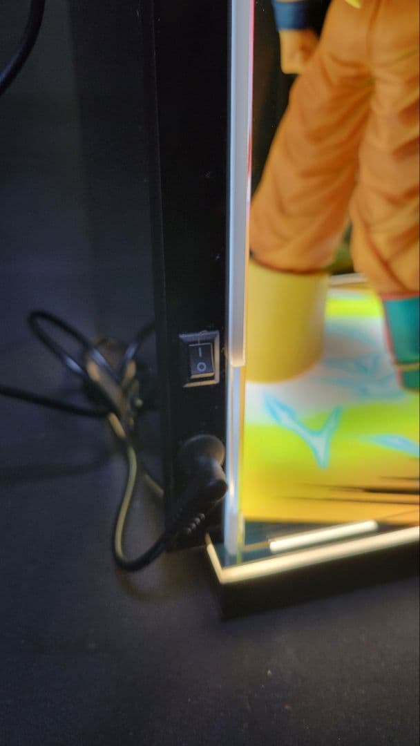 【期間限定大幅値下げ】Grandistanero超サイヤ人3孫悟空＆LEDケース