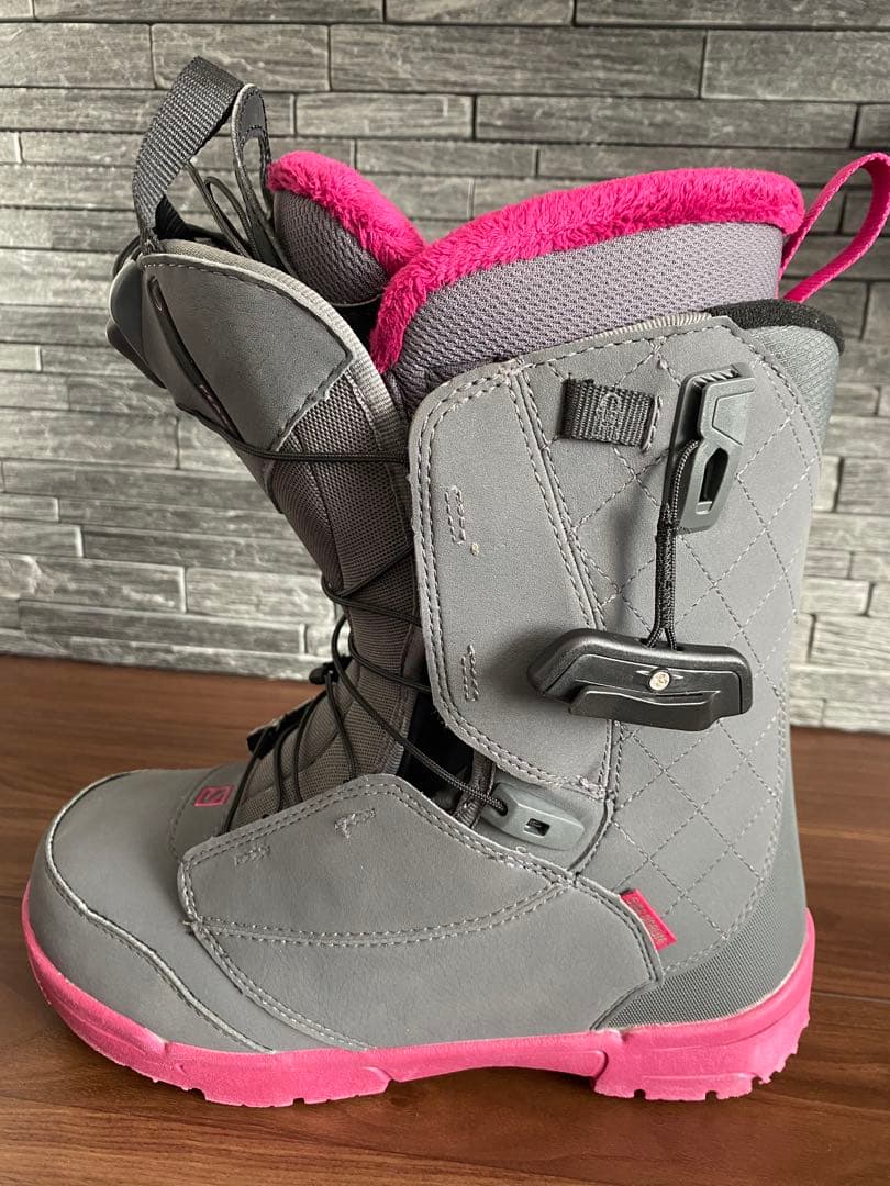 Salomon 女性用スノーボードブーツ グレー/ピンク