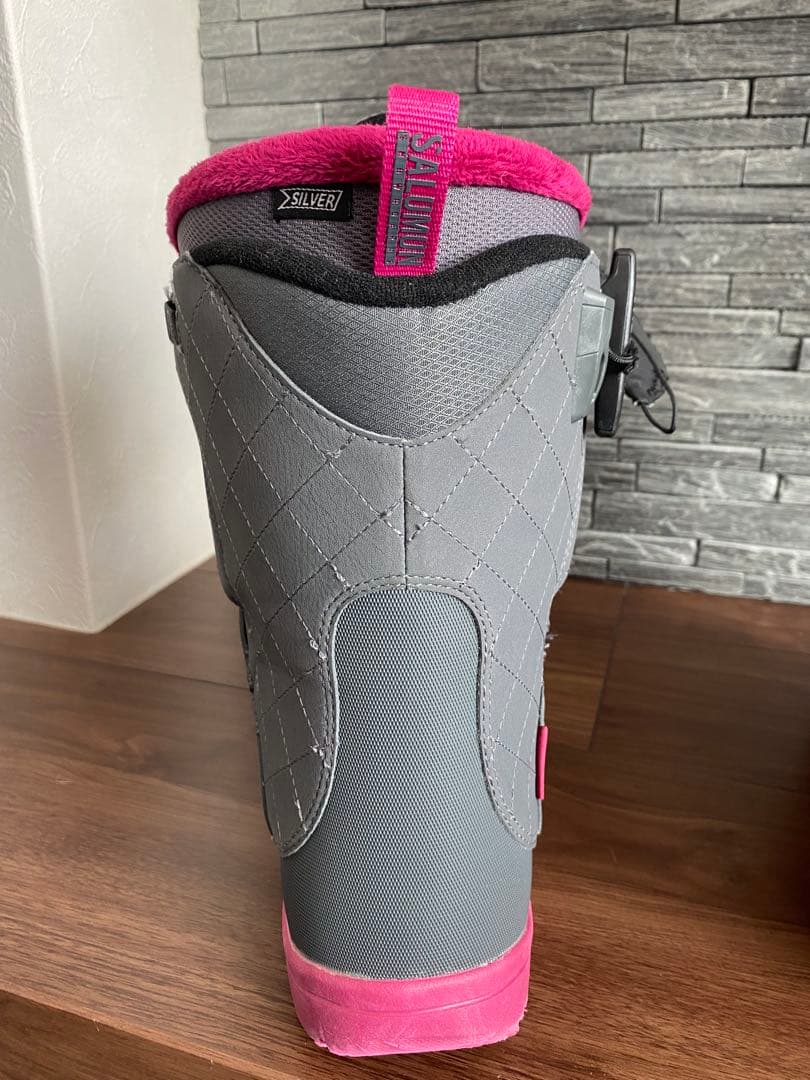 Salomon 女性用スノーボードブーツ グレー/ピンク