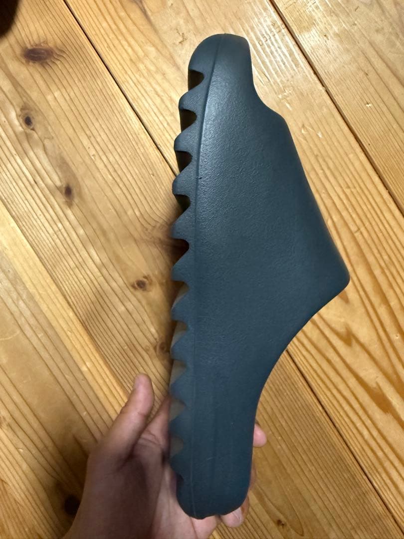 adidas イージースライド　28.5