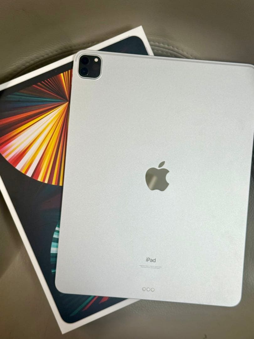 【美品・箱付き】iPad Pro （第5世代） 12.9 シルバー 256GB