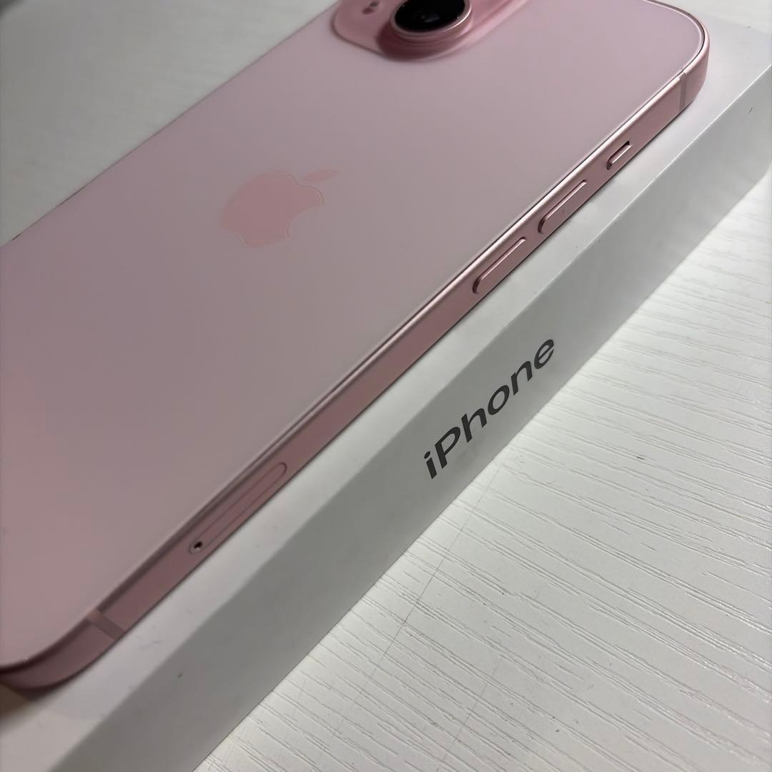 iPhone15 256GB ピンク SIMフリー 極美品