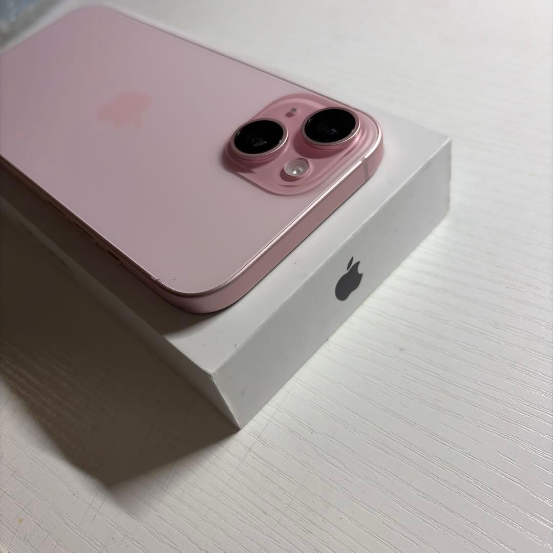 iPhone15 256GB ピンク SIMフリー 極美品
