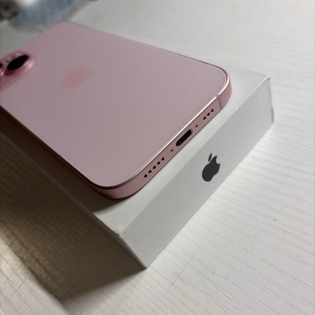 iPhone15 256GB ピンク SIMフリー 極美品