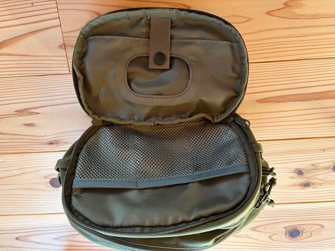 Hugoo ショルダーバッグ カーキ