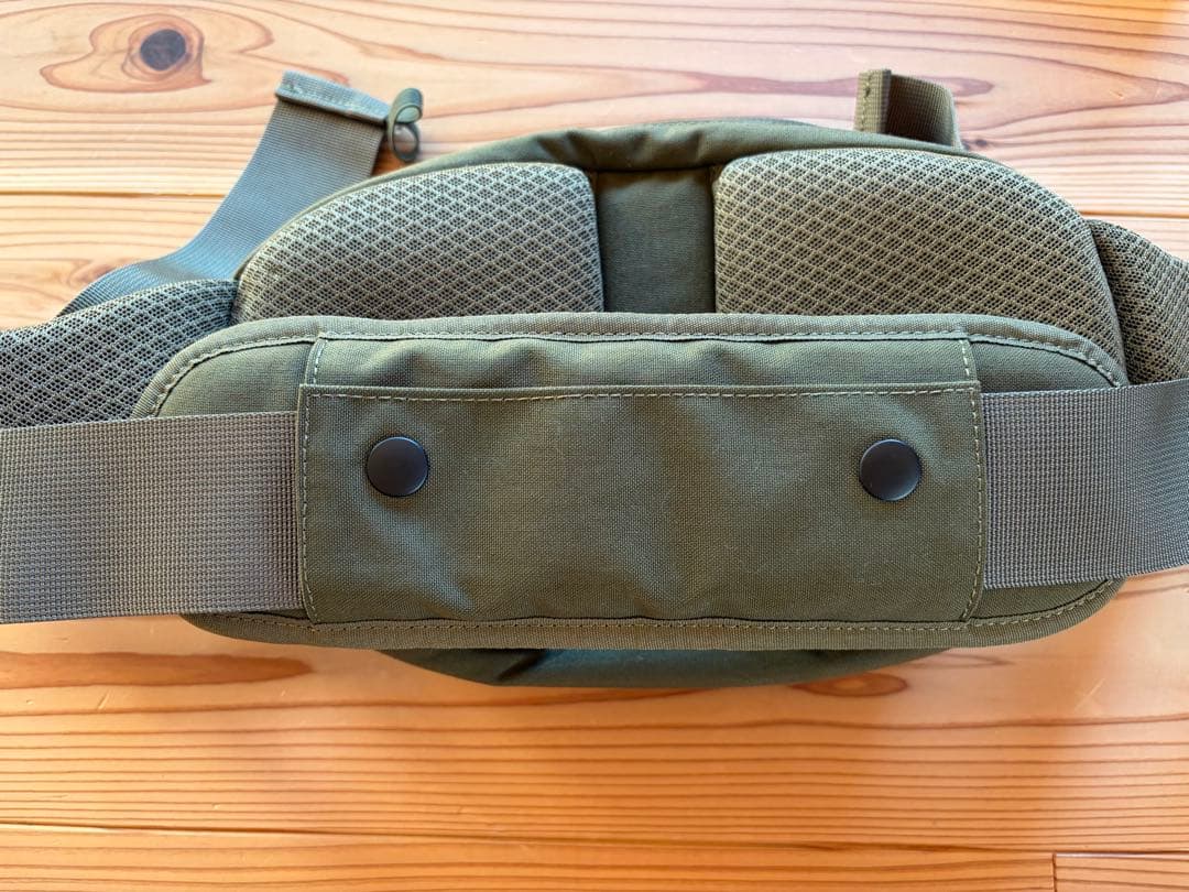 Hugoo ショルダーバッグ カーキ