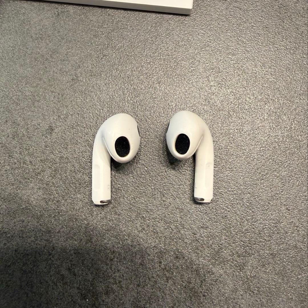 AirPods 第3世代 本体 充電ケース 箱付き (MME73J)