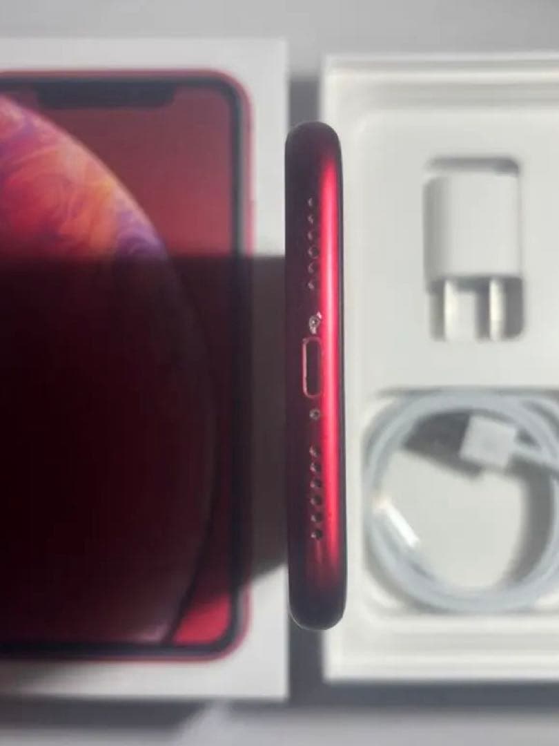 ラーゆ様　美品 iPhone XR 本体　128GB レッド　おまけ付き