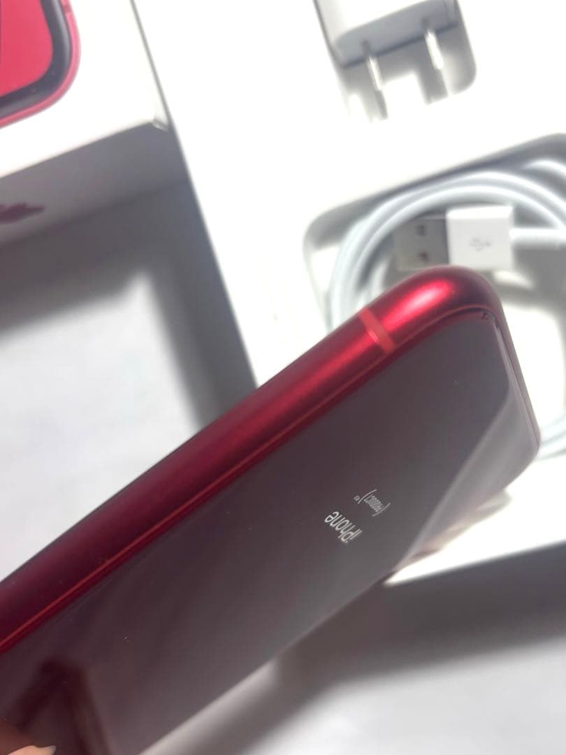 ラーゆ様　美品 iPhone XR 本体　128GB レッド　おまけ付き