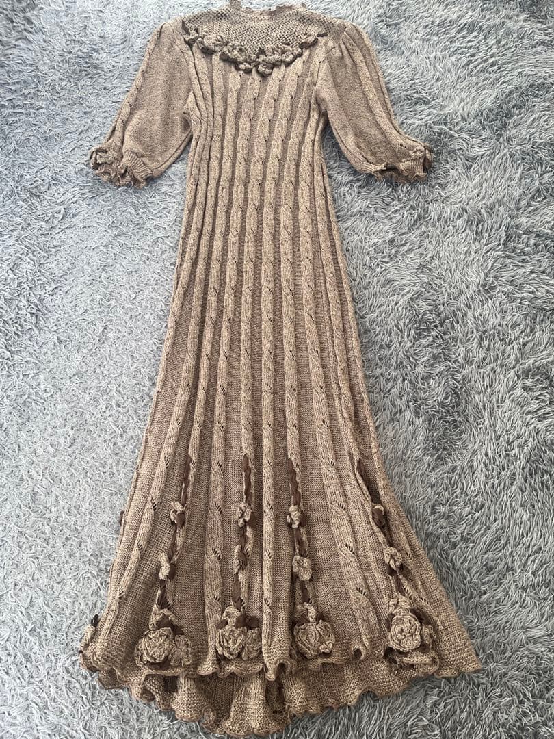 アトリエまりこ　シルクリネン　立体刺繍のマキシ丈ワンピース　アースカラー