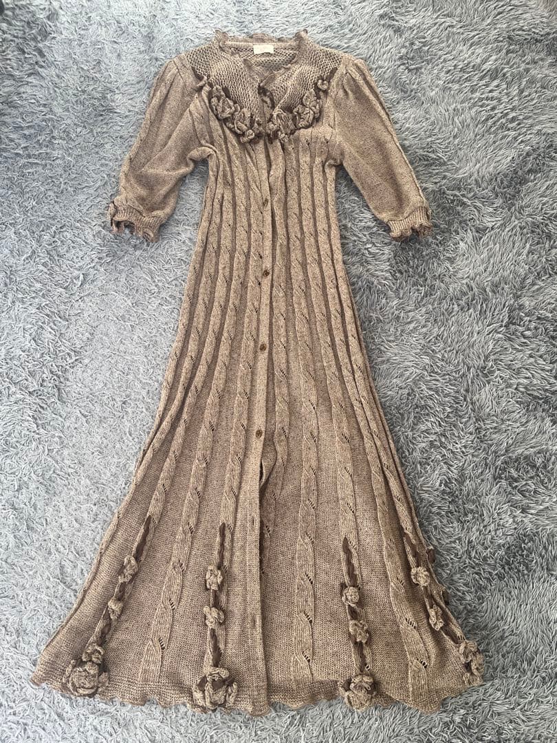 アトリエまりこ　シルクリネン　立体刺繍のマキシ丈ワンピース　アースカラー