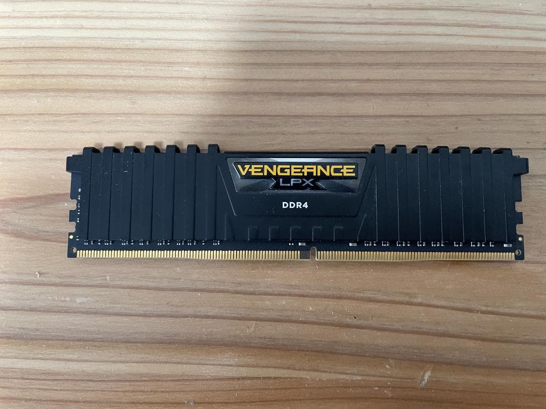 【メモリ】DDR4 16GB（CORSAIR）