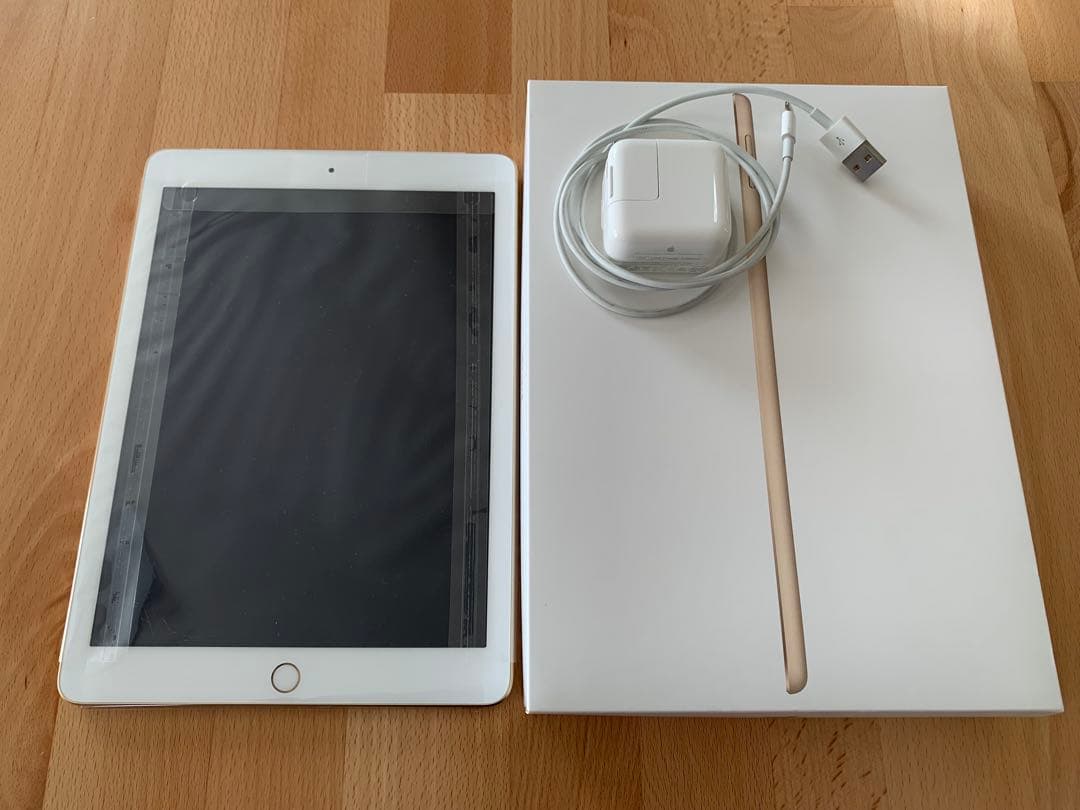 iPad 第5世代 Wi-Fi＋cellular 32GB（ゴールド）
