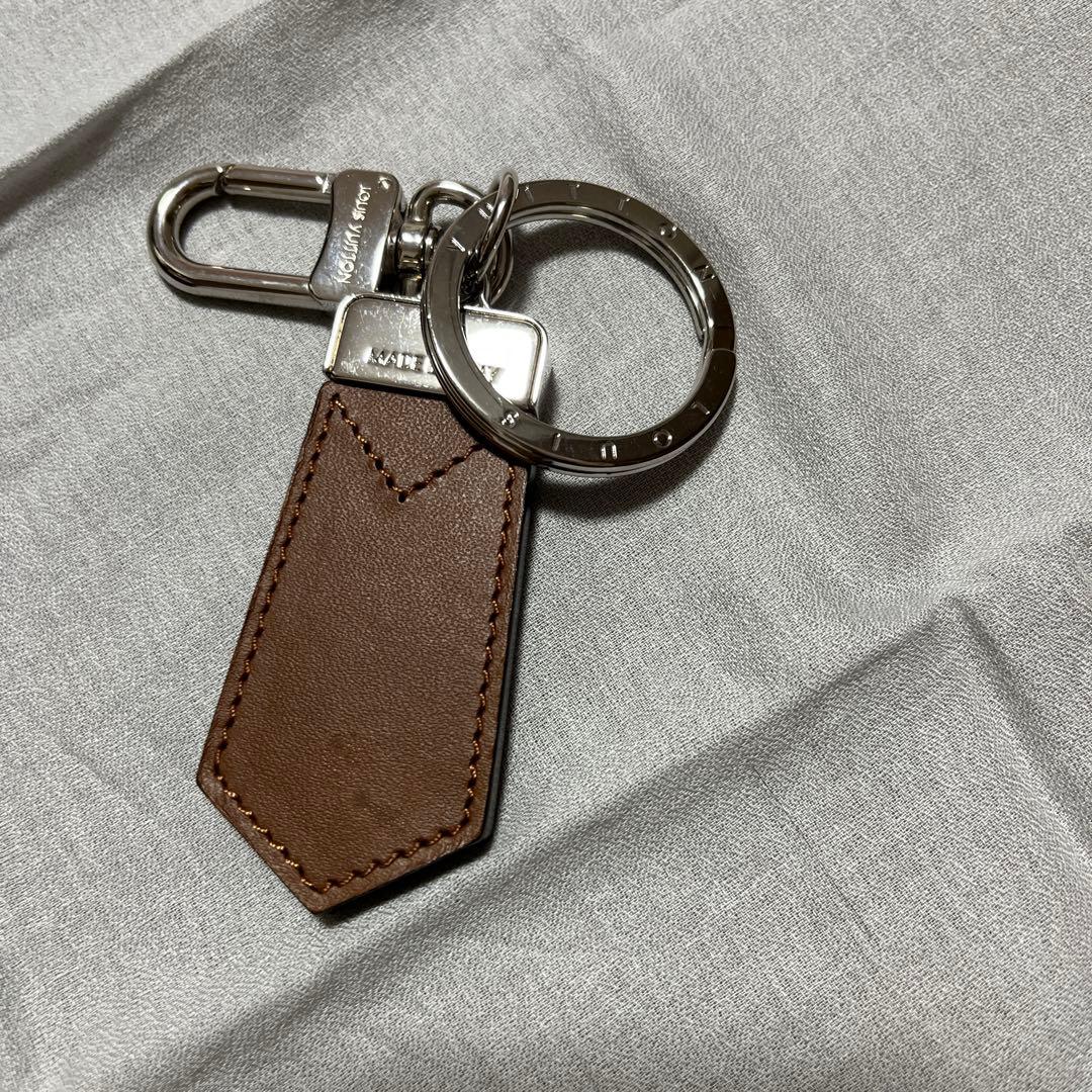 LOUIS VUITTON ブラウンレザー キーホルダー