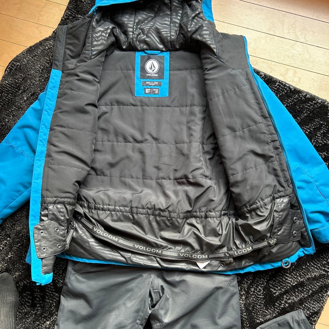 volcomスノーウェア着用３回　 キッズL US１２　 上下セット