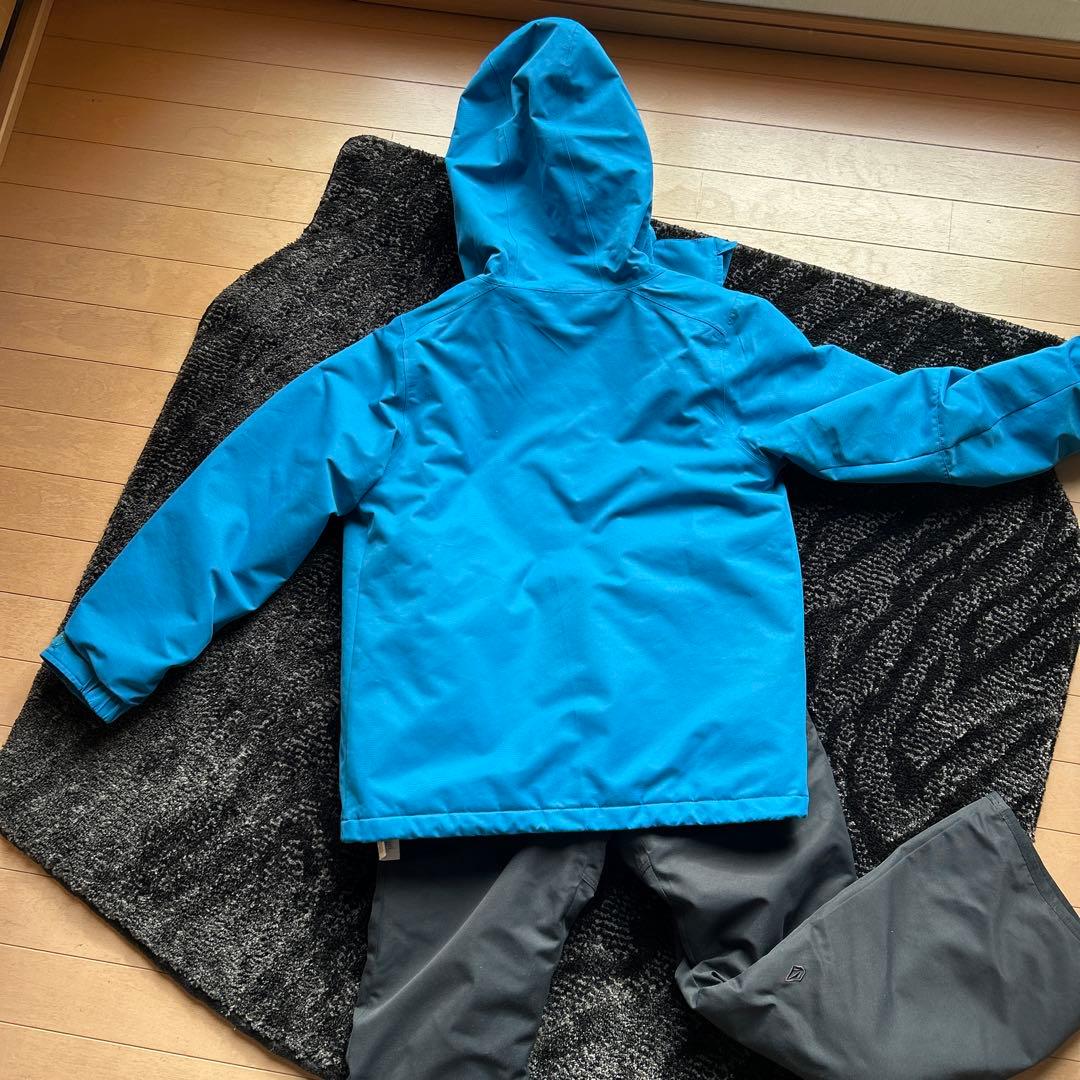 volcomスノーウェア着用３回　 キッズL US１２　 上下セット