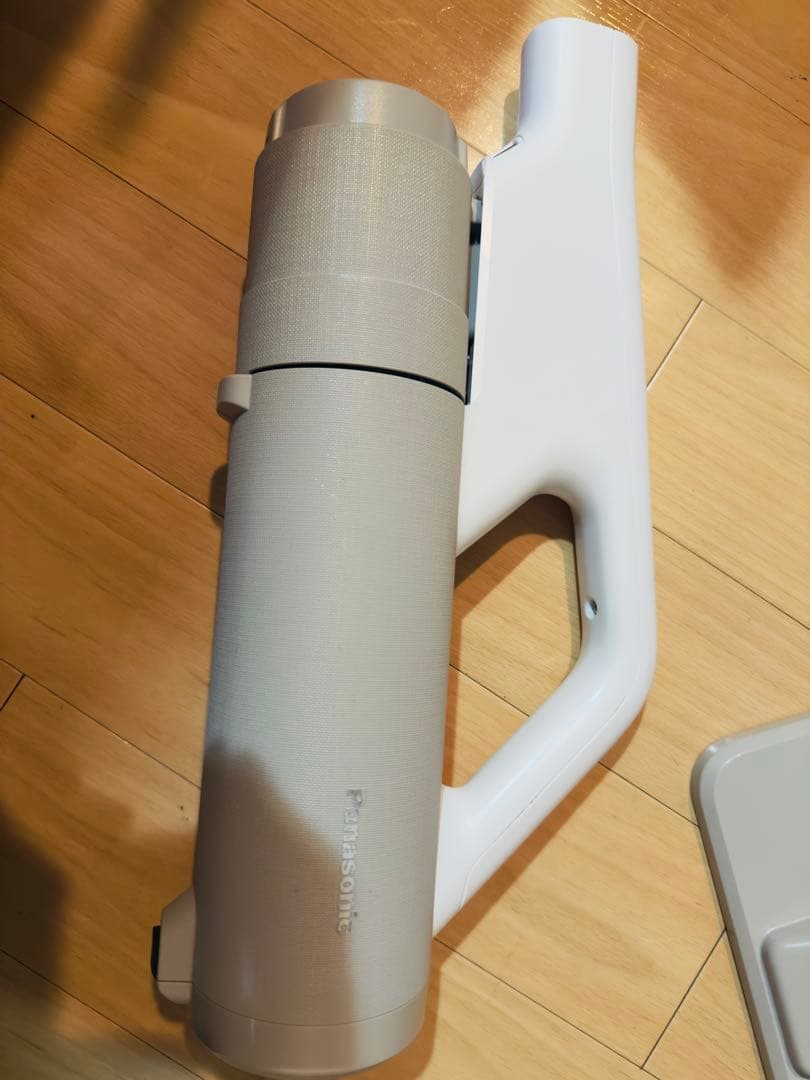 【定価9万】パナソニックコードレススティック掃除機 MC-NX810KM-W