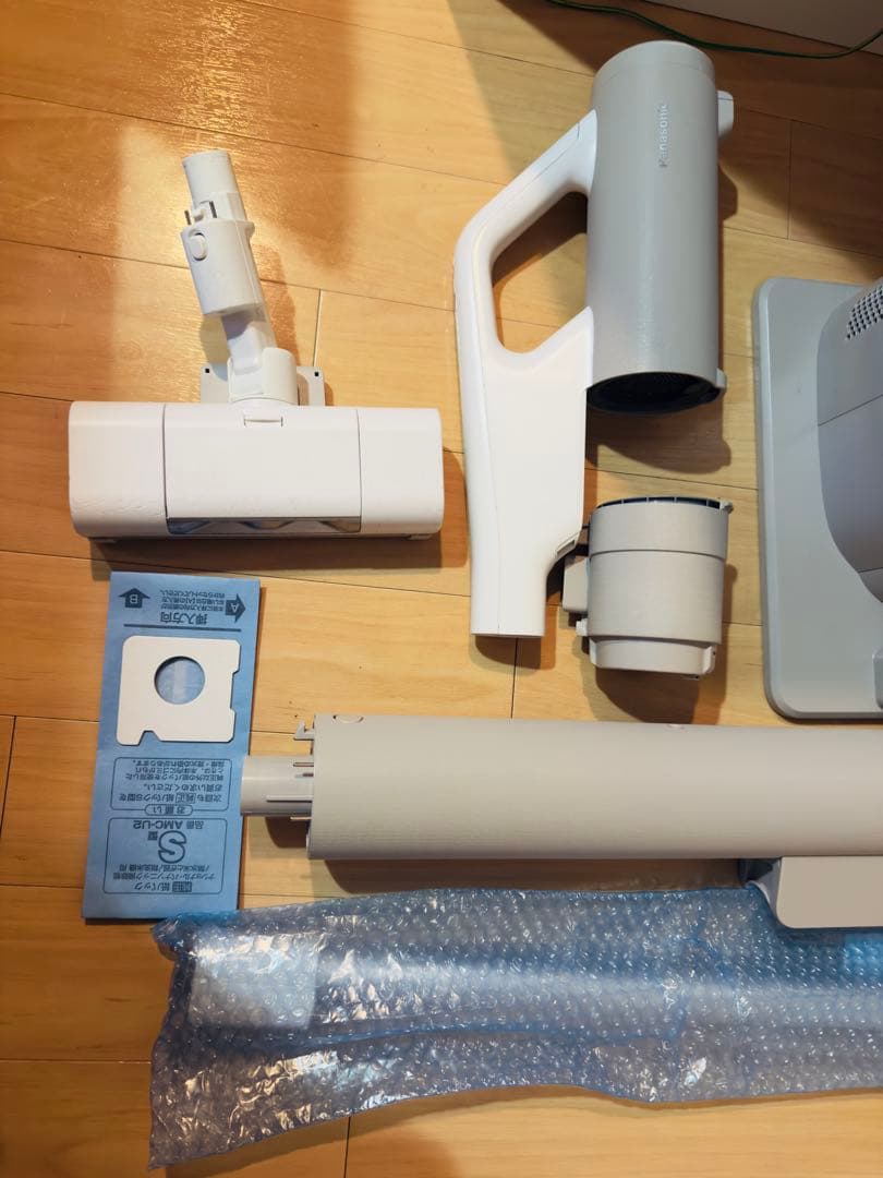 【定価9万】パナソニックコードレススティック掃除機 MC-NX810KM-W