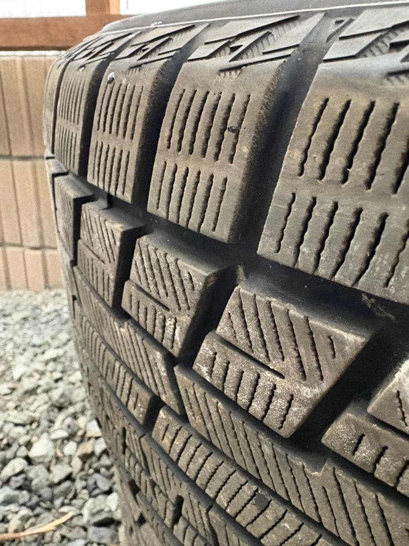 アルファード30系後期18インチ235/50r18 スタッドレスタイヤ4本セット