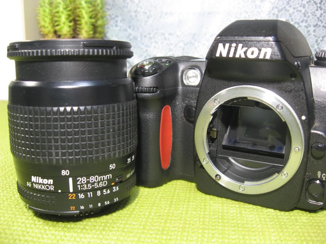 Nikon F80 ＋ AF28-80mmF3.5-5.6D フィルムカメラ