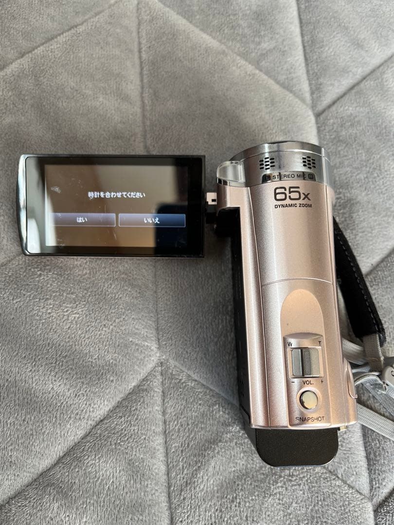 【2メガのSDカード付き】ビデオカメラJVC Everio GZ-E565