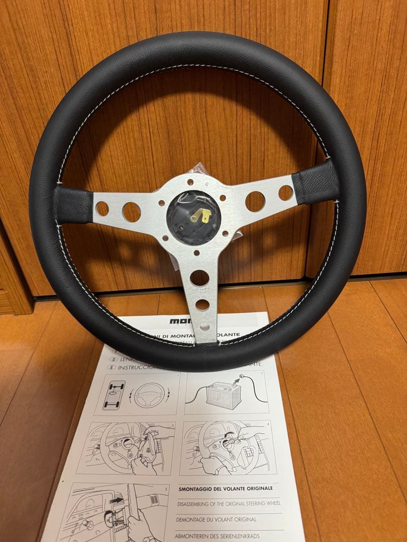 モモ　プロトティーポ　ＭＯＭＯ　ＰＲＯＴＯＴＩＰＯ　３５０ｍｍ　新品