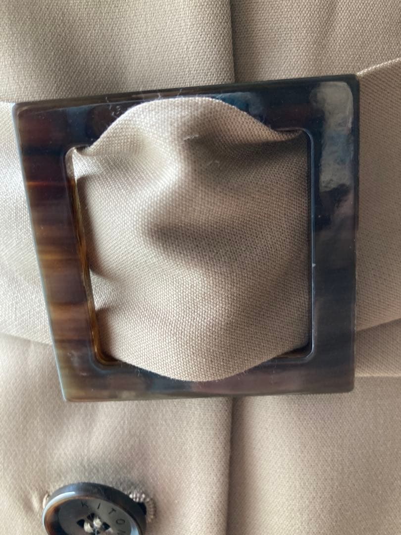 Kiton キートン　ノーカラー　ジャケット　ベージュ　ベルト付き　ウール