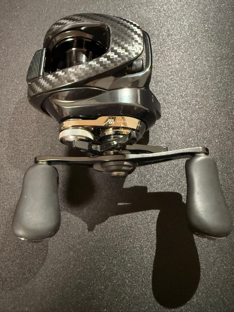 24メタニウムDC 70HG 右 鎧デカール付 SHIMANO