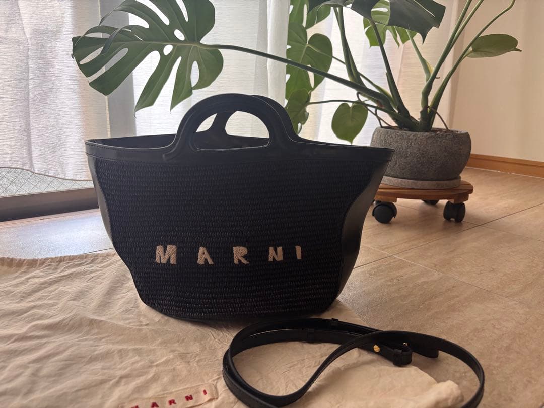 MARNI ブラック かごバッグ　スモール