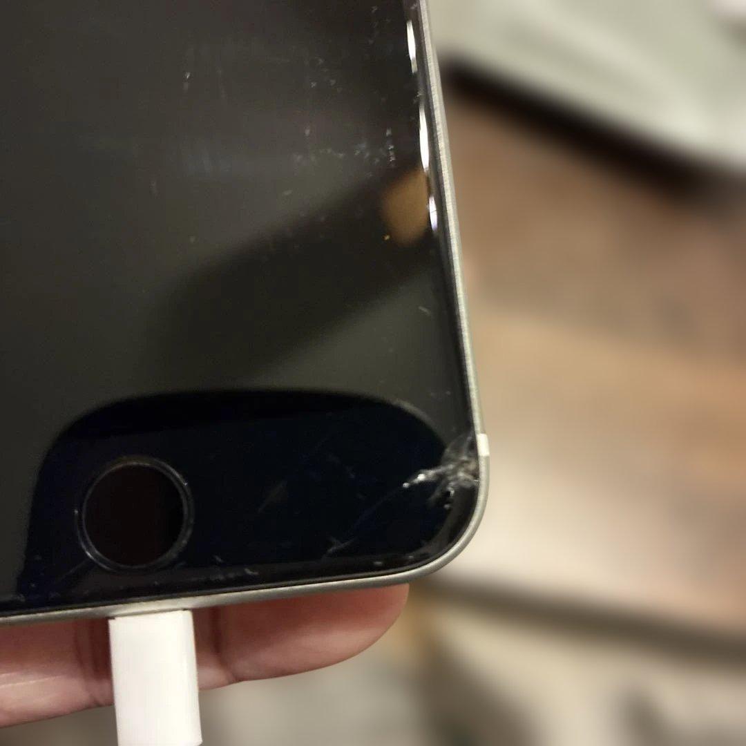 くろさん専用　iPhone SE (第2世代) ホワイト 64GB 本体 76%