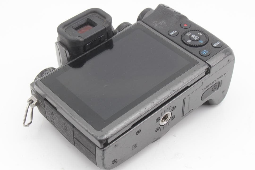 とっても便利なダブルレンズ＆人気ミラーレス❣️Canon キヤノン EOS M5❣️