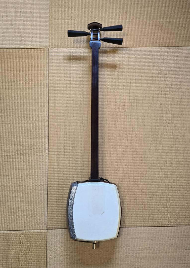 【津軽三味線】紅木　バチ2本付き