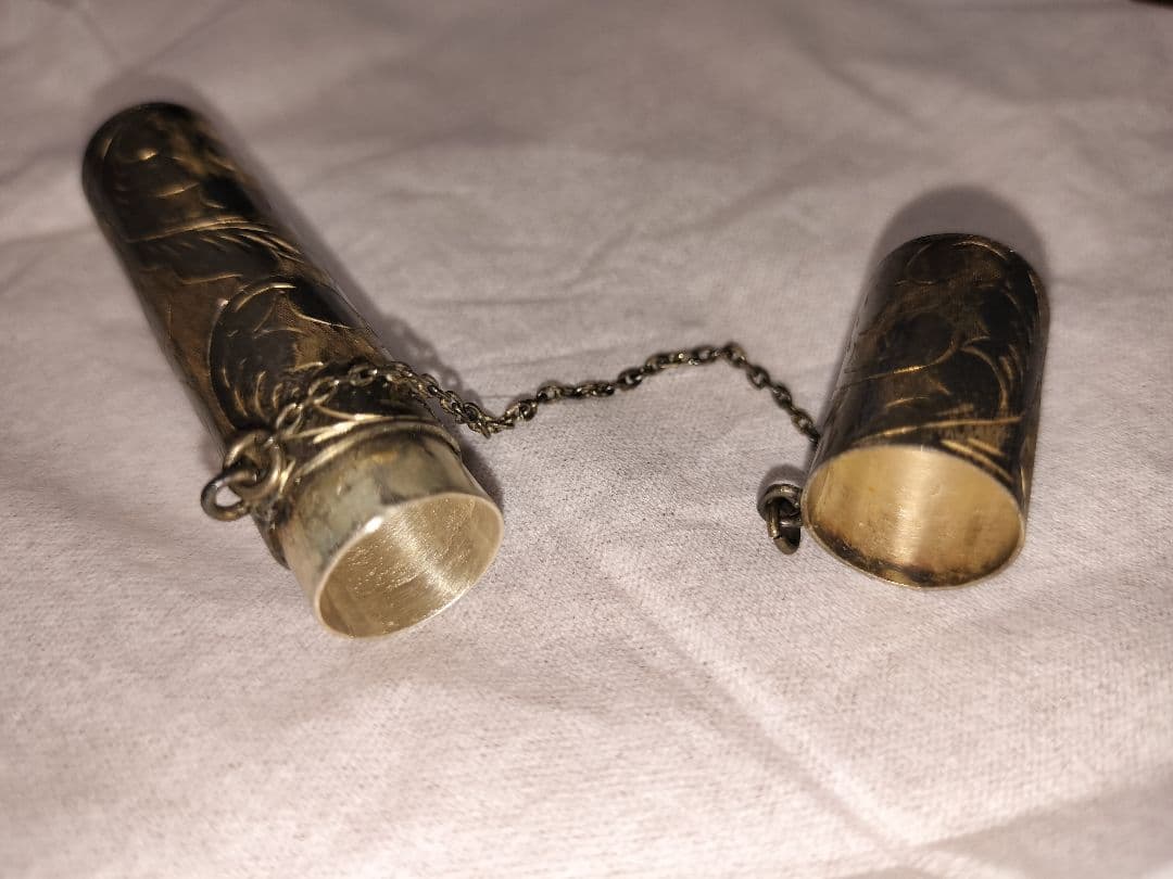 仁丹ケース 　小物入れ　銀製 アンティーク ヴィンテージ　925　工芸品