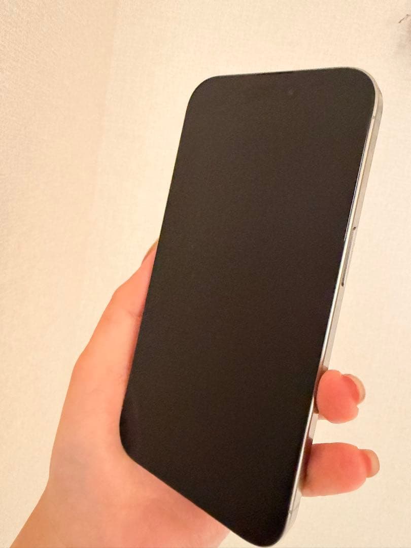 【美品】iPhone 15 Pro 128GB ナチュラルチタニウム