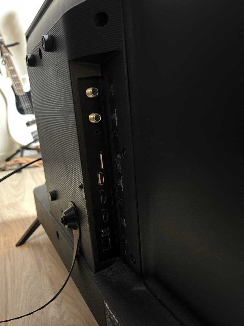 Hisense 32インチ　液晶テレビ リモコン付き