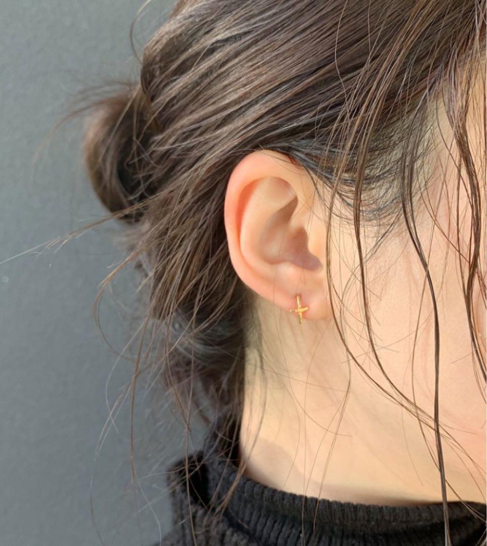 mitten hirondelle ゴールド クロスピアス(片耳用)