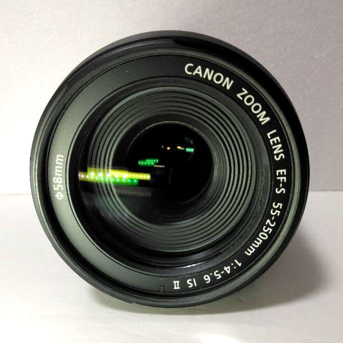 キヤノンの望遠ズームレンズ「EF-S55-250mm F4-5.6 IS II」