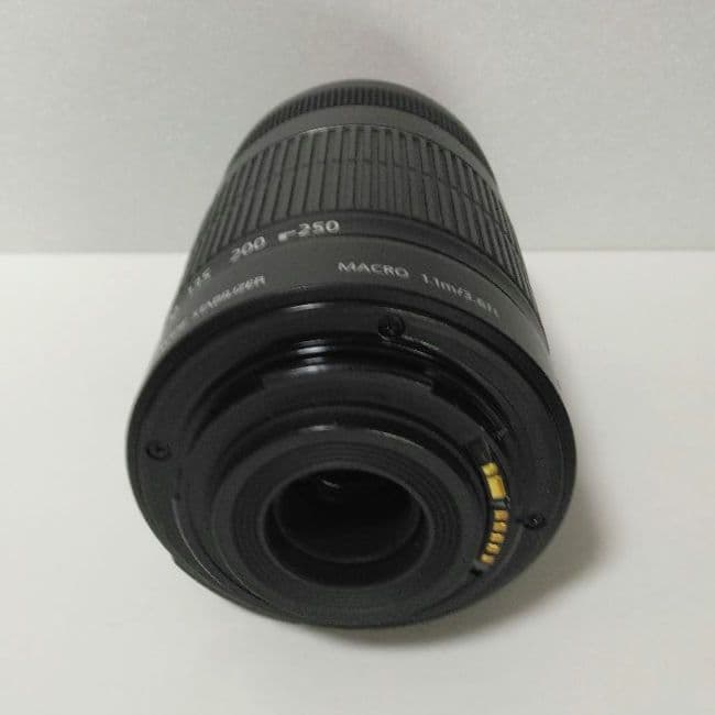 キヤノンの望遠ズームレンズ「EF-S55-250mm F4-5.6 IS II」