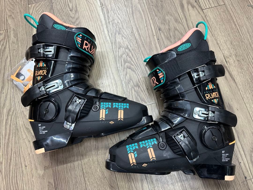 FT RUMMORスキー用ブーツ