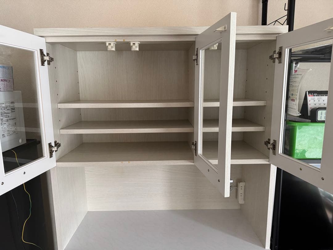 食器棚　高さ1.800幅1.000奥行390