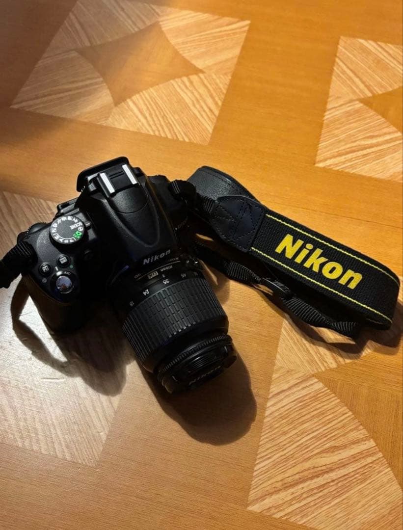 Nikon D5000 デジタル一眼レフカメラ